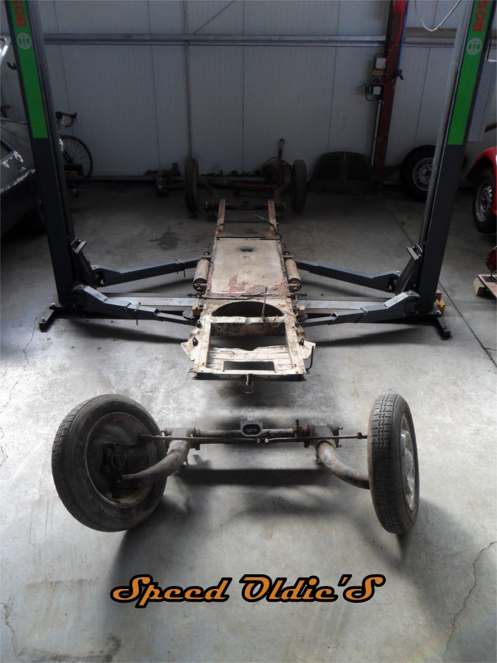 Remplacement séparation Citroen 2cv chassis caisse train roulant garage restauration voitures collection