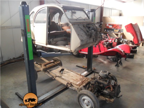 Changement du  châssis 2cv Citroen après séparation de la caisse Champseru Chartres Rambouillet Maintenon 28 78