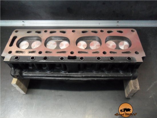 Culasse refaite: Guides - sièges - soupapes - rectification plan de joint Anglaise