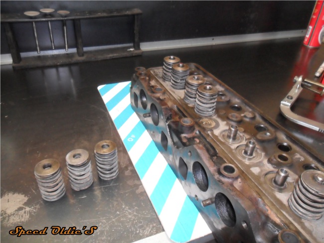 Restauration mecanique voiture anglaise atelier triumph TR3 collection 28 Auneau garage