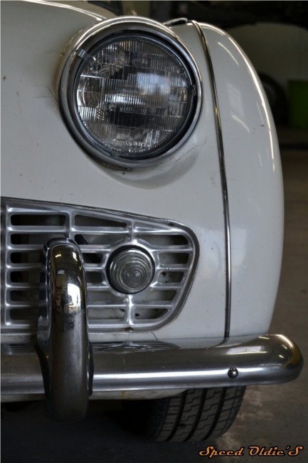 Restauration mecanique atelier triumph TR3 collection 28 Auneau garage